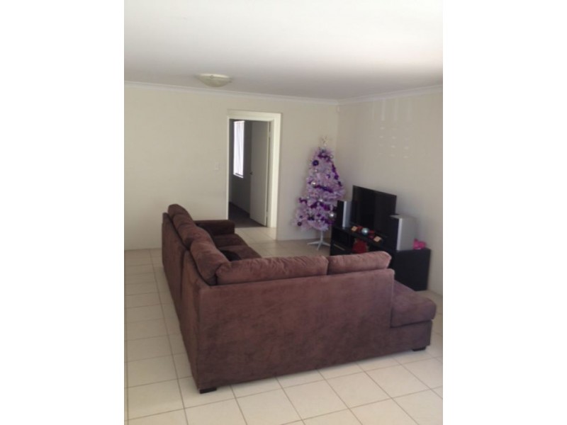 1/17 Third Avenue, Kelmscott WA 6111