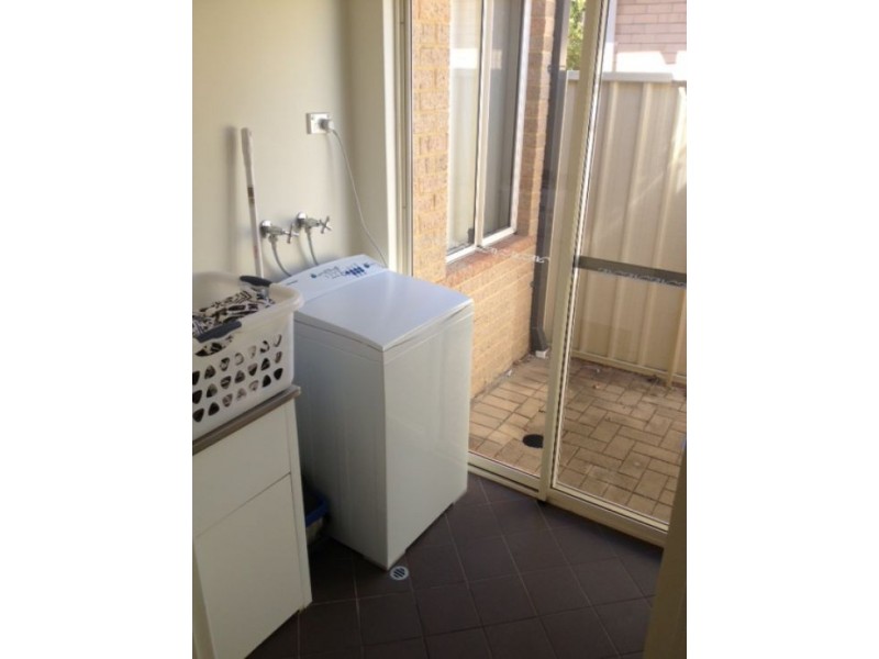 1/17 Third Avenue, Kelmscott WA 6111