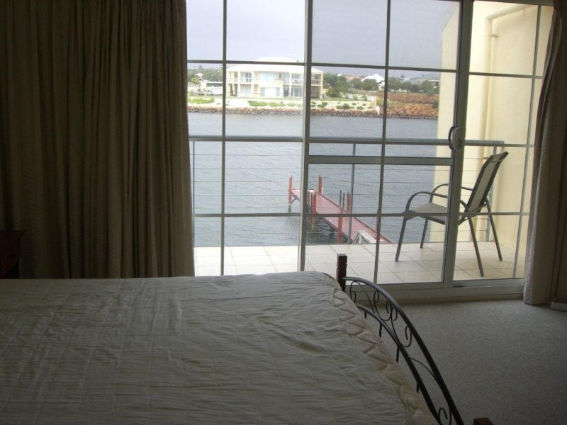 4/65 Spinnaker Boulevard, Geographe WA 6280