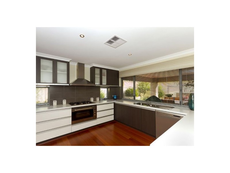 25 Cohen Vista, Lakelands WA 6180