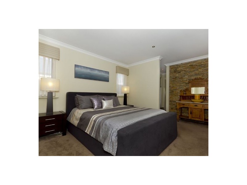 25 Cohen Vista, Lakelands WA 6180