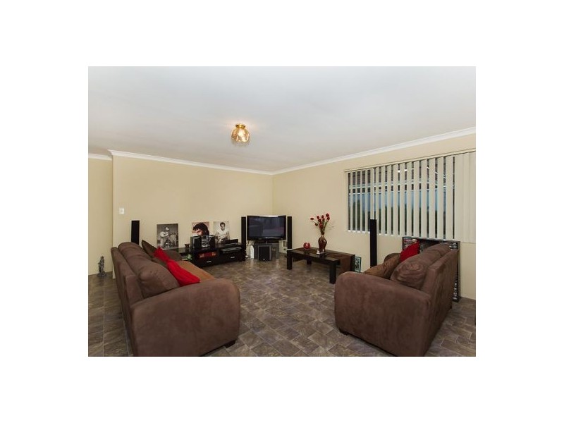 5 Vaux St, Rockingham WA 6168