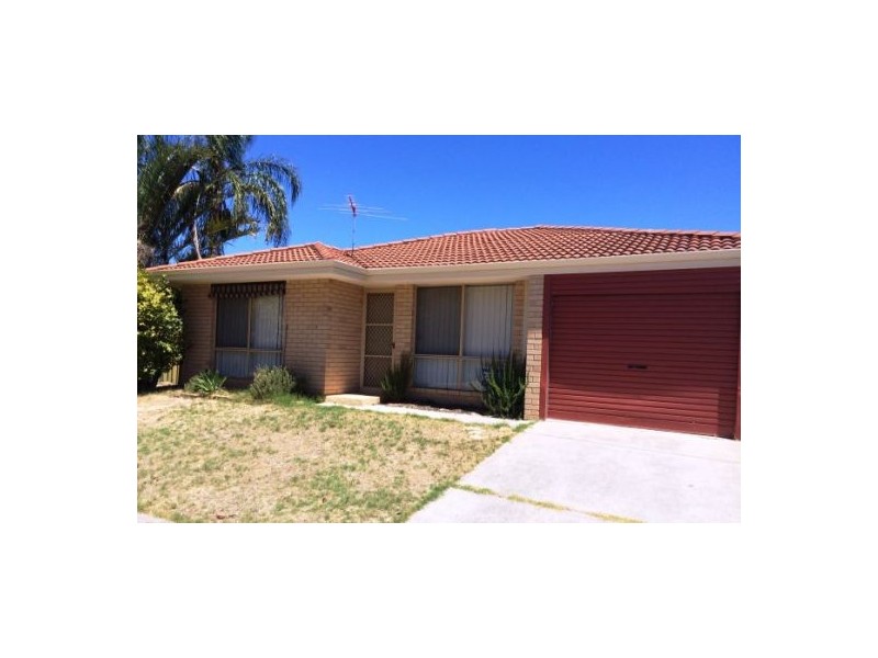 4 River Bank Drive, Gosnells WA 6110