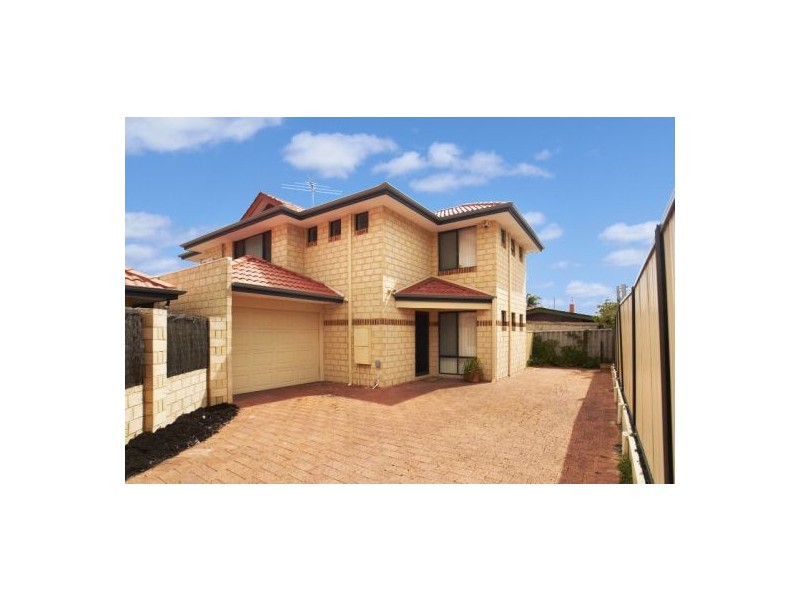 15c Woodchester, Nollamara WA 6061