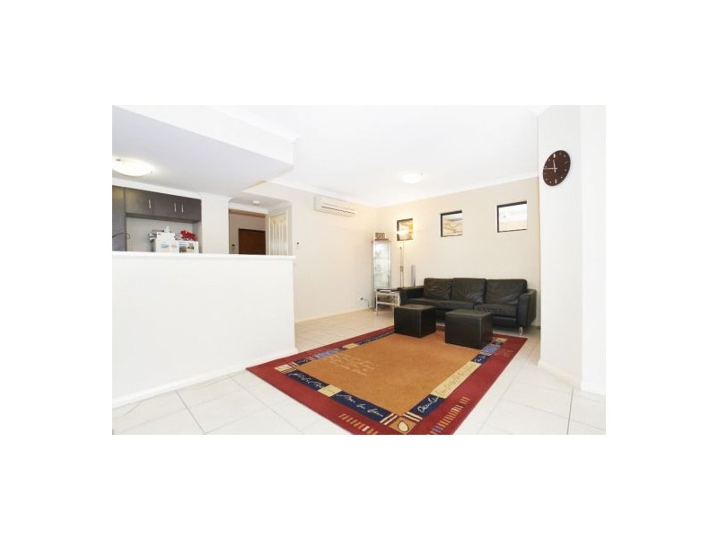 15c Woodchester, Nollamara WA 6061