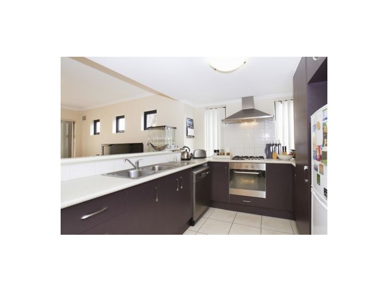 15c Woodchester, Nollamara WA 6061