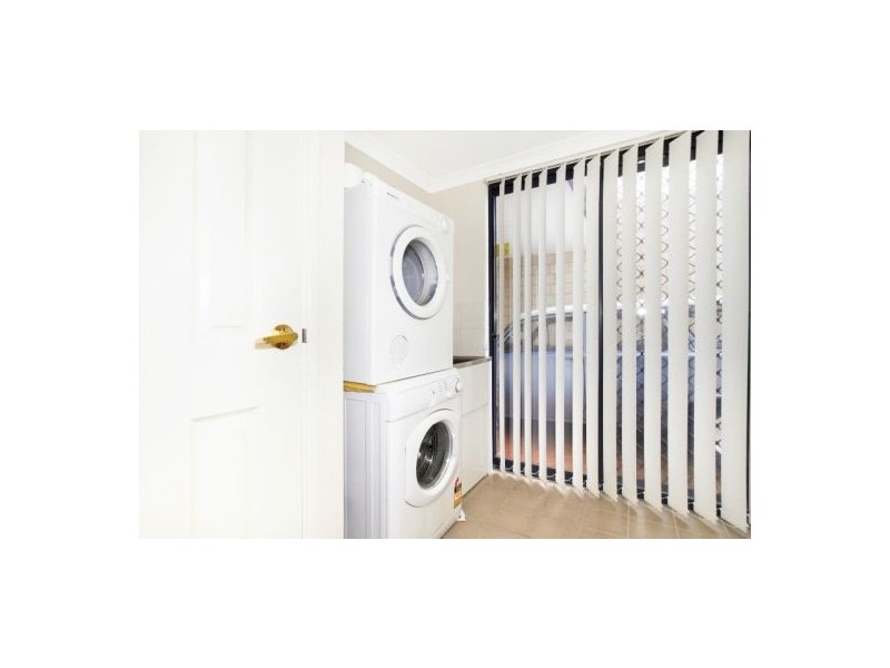 15c Woodchester, Nollamara WA 6061