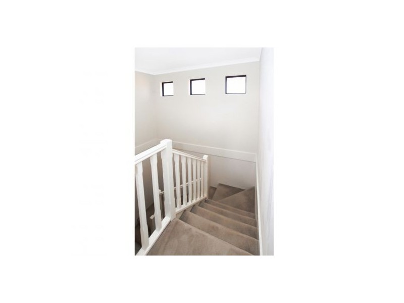 15c Woodchester, Nollamara WA 6061