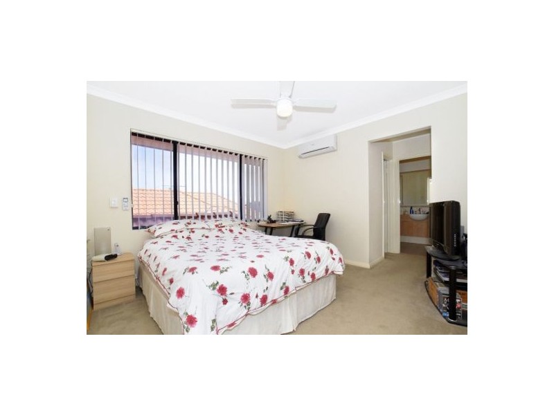 15c Woodchester, Nollamara WA 6061