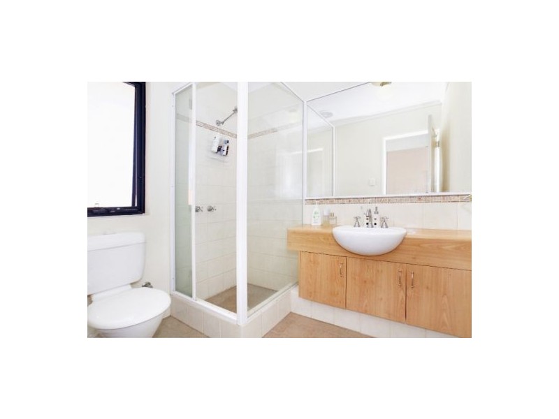 15c Woodchester, Nollamara WA 6061