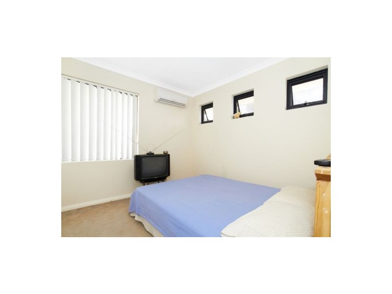 15c Woodchester, Nollamara WA 6061