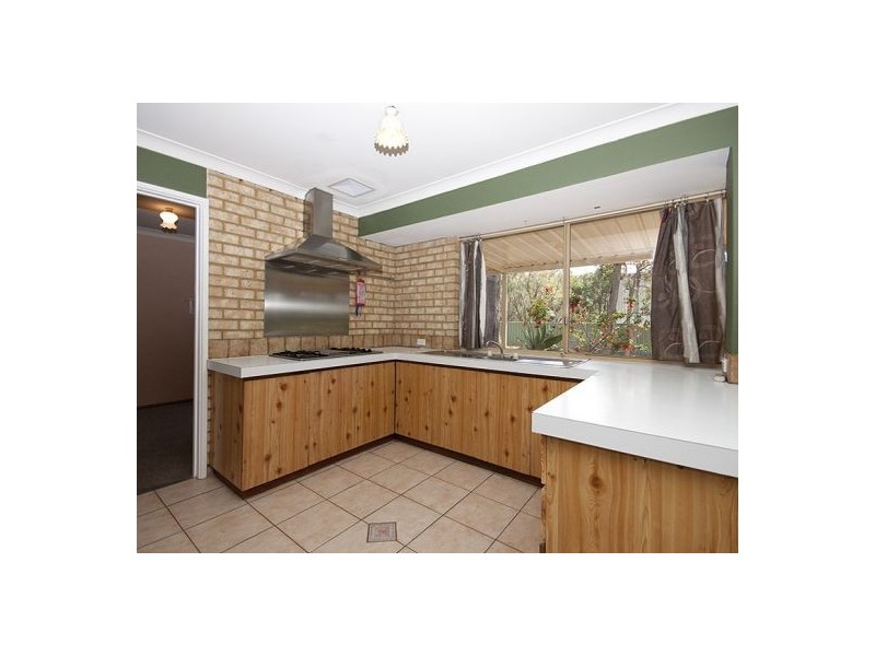 36 Palmer Cres, High Wycombe WA 6057