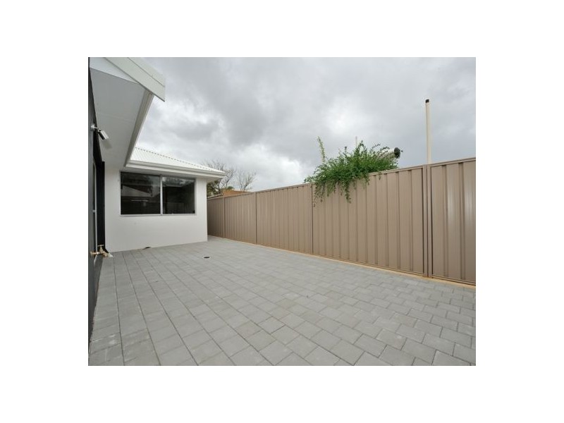 137b Kent Street, Rockingham WA 6168