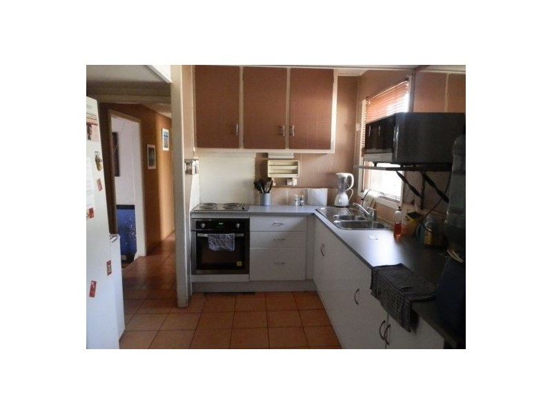 6 Warman Ave, Newman WA 6753