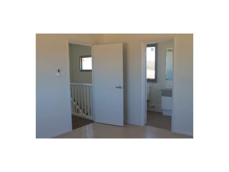 31 Les Tutt Drive, Newman WA 6753