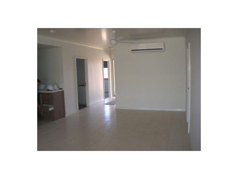 45 Kingsmilli Loop, Newman WA 6753