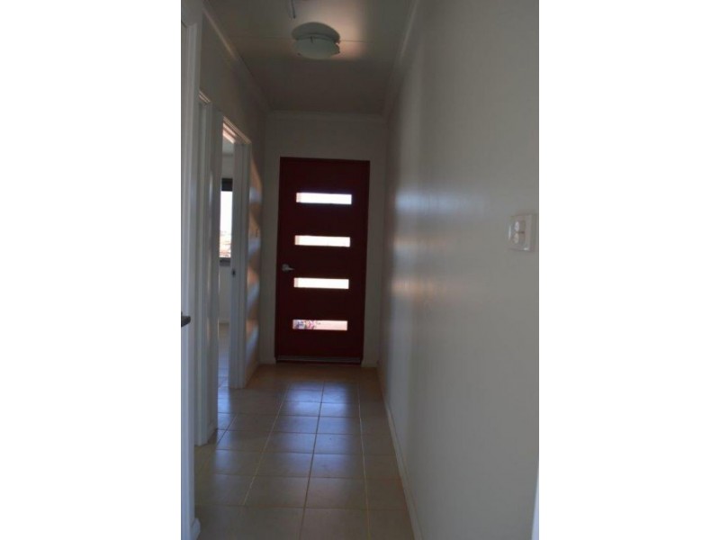 45 Kingsmilli Loop, Newman WA 6753