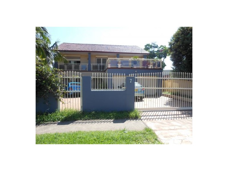 7 De Meyrick Ave, Casula NSW 2170
