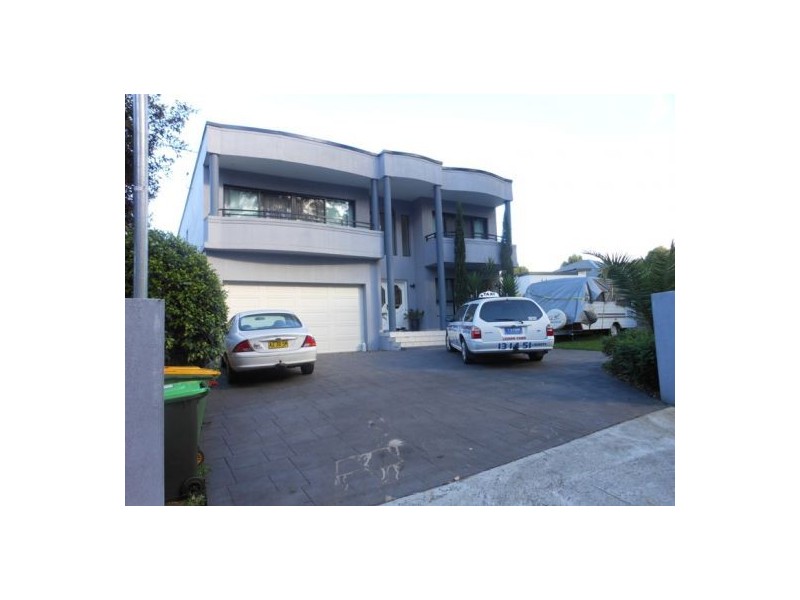 183b Henry Lawson Drive, Georges Hall NSW 2198