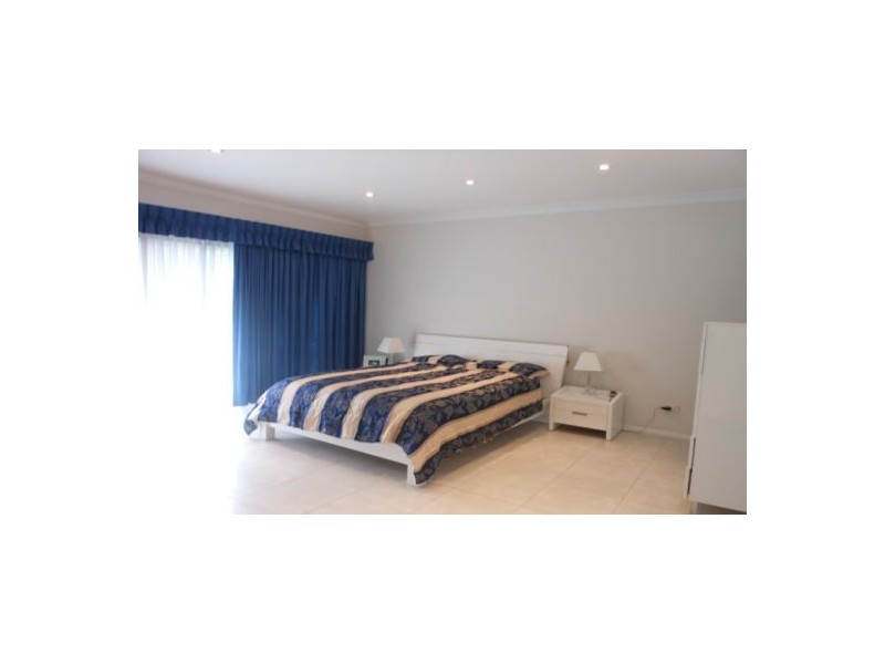 183b Henry Lawson Drive, Georges Hall NSW 2198