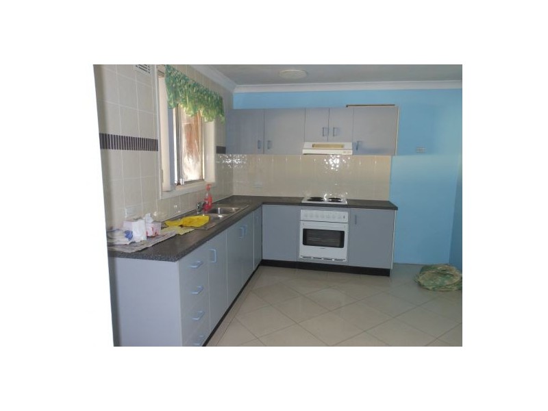 30 Cambridge St, Canley Heights NSW 2166