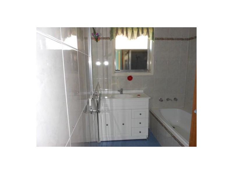 30 Cambridge St, Canley Heights NSW 2166