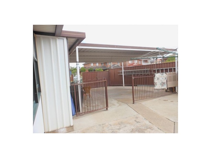 1 Albany Close, Wakeley NSW 2176