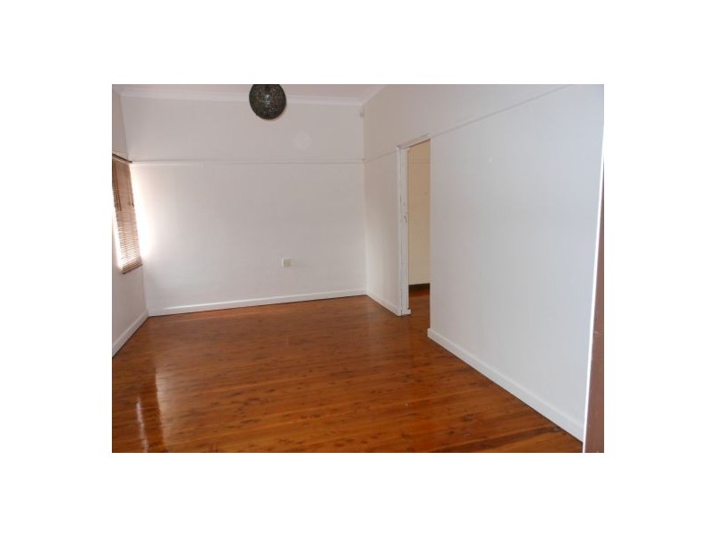 122 Waldron Rd, Chester Hill NSW 2162