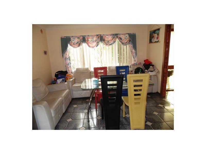 27 Tatani Ave, Green Valley NSW 2168