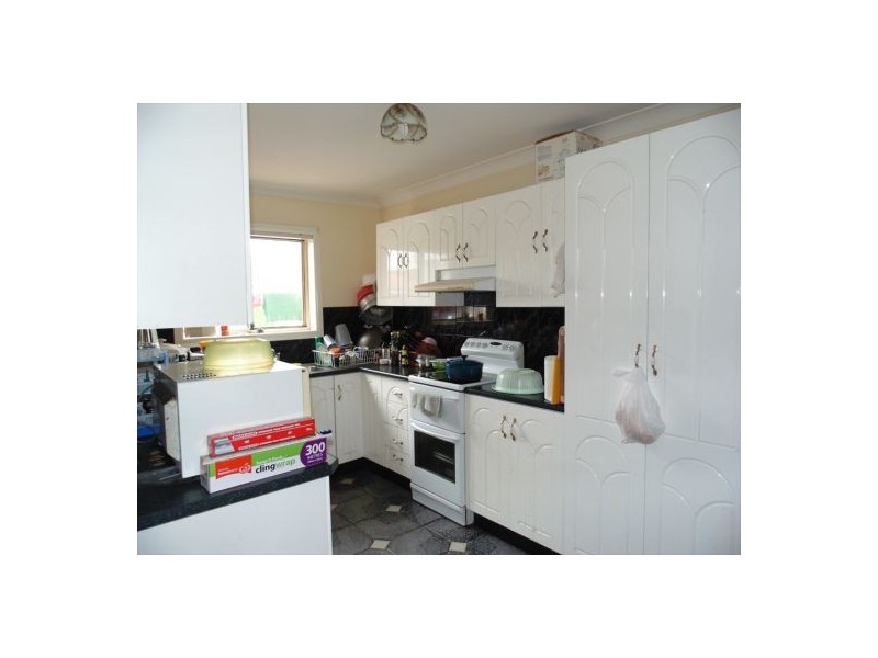 27 Tatani Ave, Green Valley NSW 2168