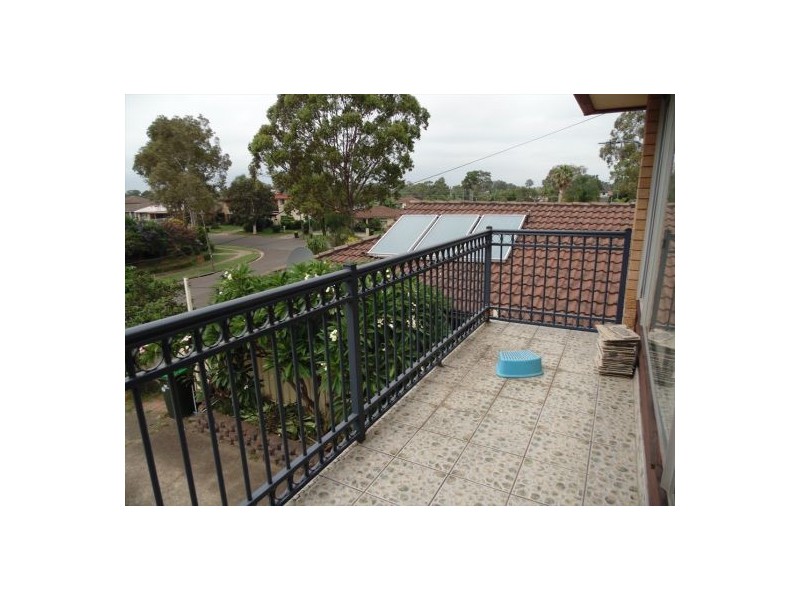 27 Tatani Ave, Green Valley NSW 2168