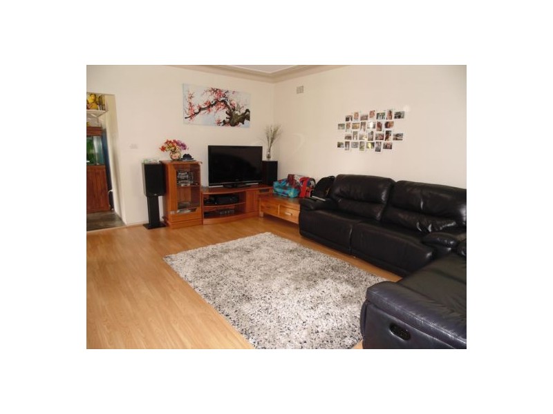 11 Cumming Cres, Lansvale NSW 2166