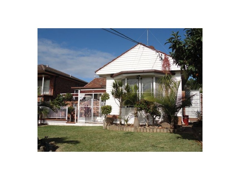 31 Brenan Street, Fairfield NSW 2165