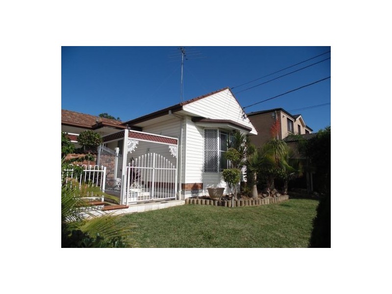 31 Brenan Street, Fairfield NSW 2165
