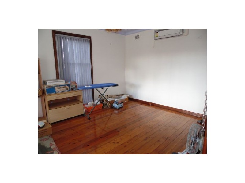 31 Brenan Street, Fairfield NSW 2165