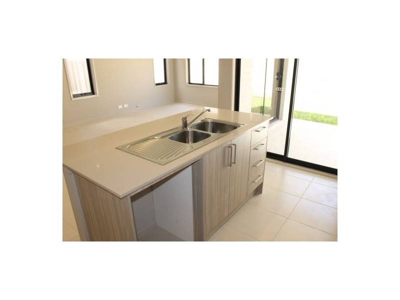 25 Treeland Circuit, Kellyville NSW 2155