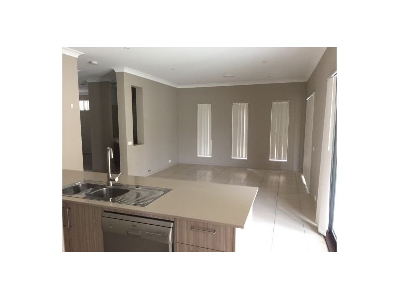 19 Treeland Circuit, Kellyville NSW 2155