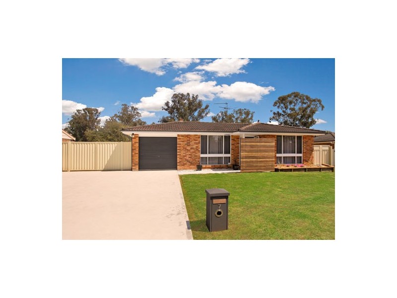7 Marsden Cres, Bligh Park NSW 2756