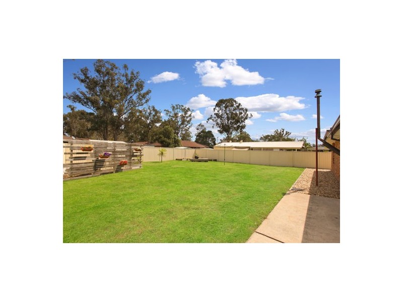 7 Marsden Cres, Bligh Park NSW 2756