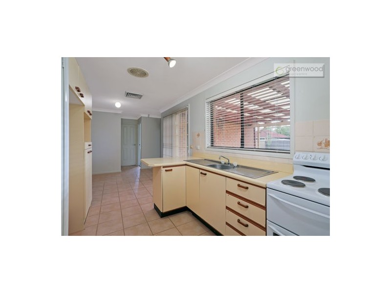6 Ivy Avenue, Mcgraths Hill NSW 2756
