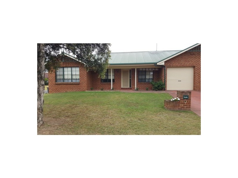 1 2 Ilma Close, Mcgraths Hill NSW 2756