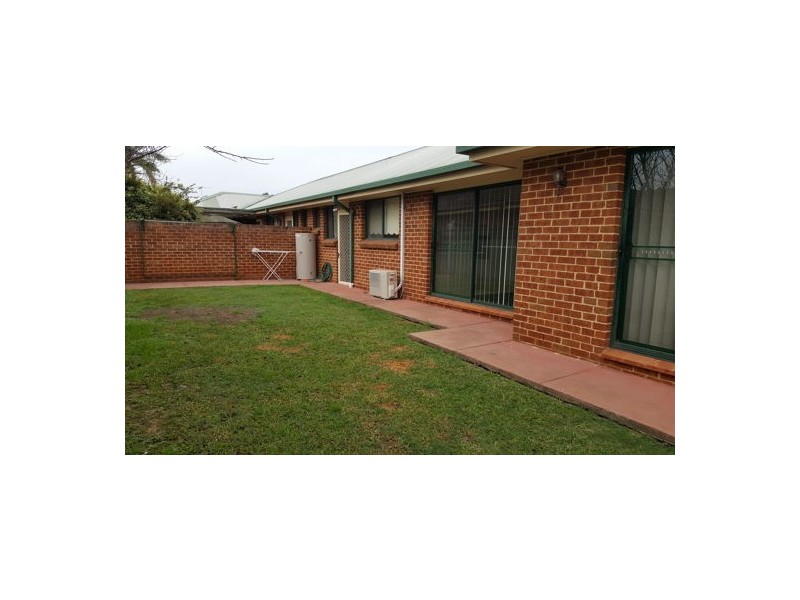 1 2 Ilma Close, Mcgraths Hill NSW 2756
