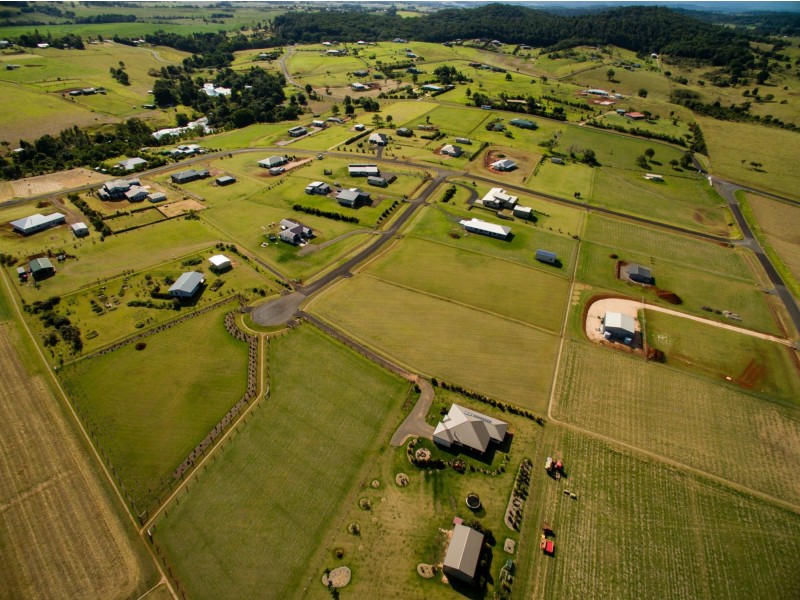 2 Jessica Road, Peeramon QLD 4885
