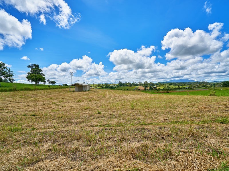 6 Jessica Road, Peeramon QLD 4885