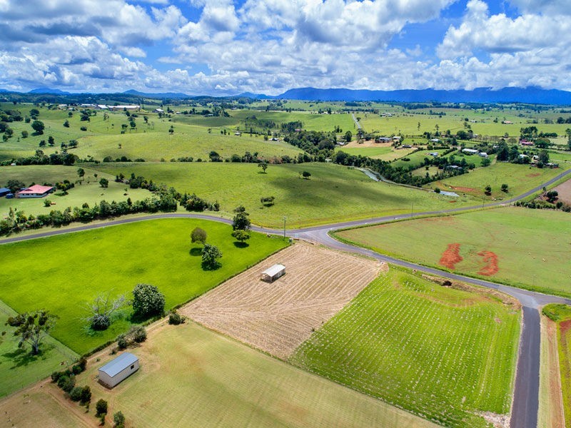 6 Jessica Road, Peeramon QLD 4885