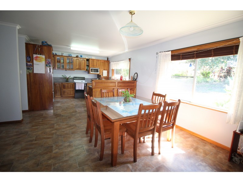 174 Anderson Rd, Peeramon QLD 4885