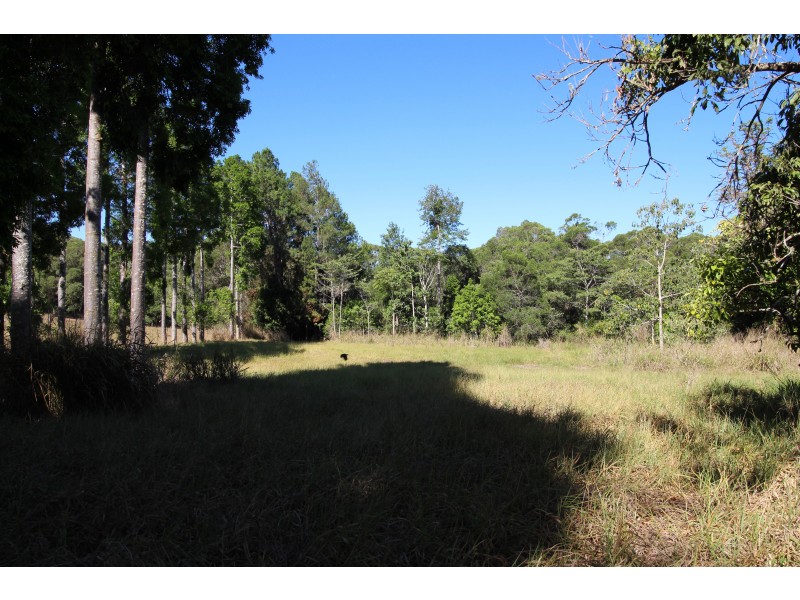 174 Anderson Rd, Peeramon QLD 4885