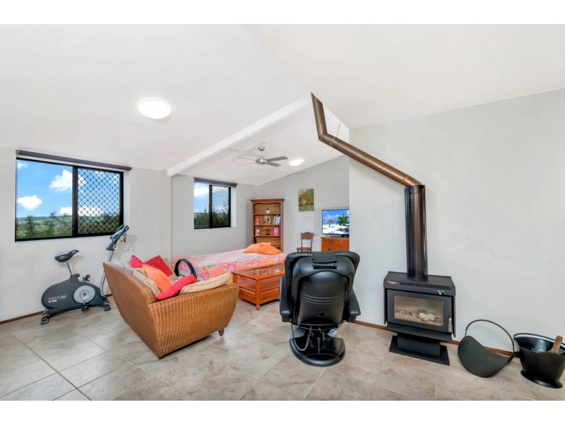 9 Kluck Rd, Yungaburra QLD 4884