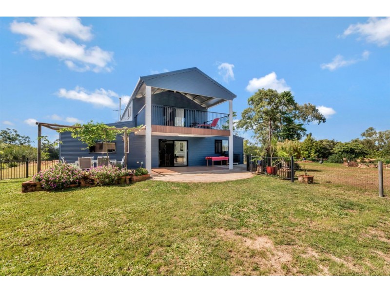 9 Kluck Rd, Yungaburra QLD 4884