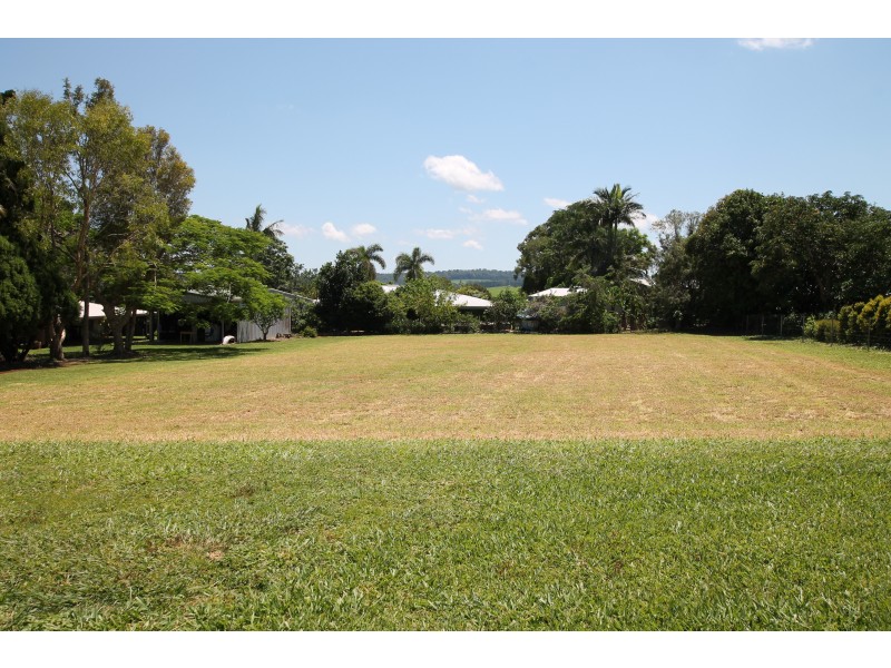 8 Cassia Street, Yungaburra QLD 4884